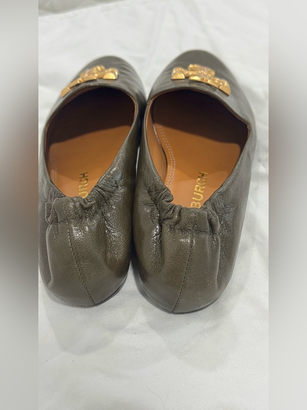 Tory Burch olive Leather Loafers with Gold Logo - Picture 5 of 10